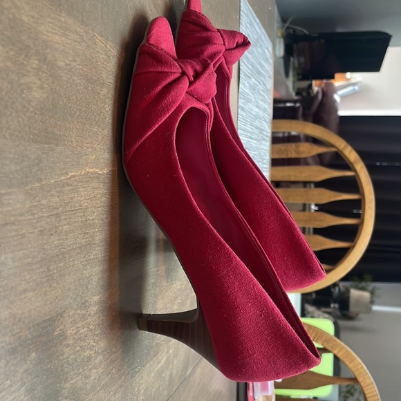 Red American eagle shirt heels - Picture 4 of 4